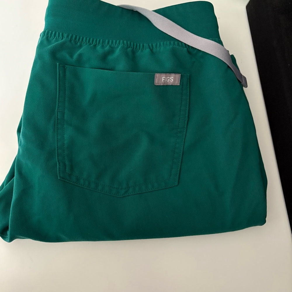 Figs Hunter Green Scrub Top and Jogger Set